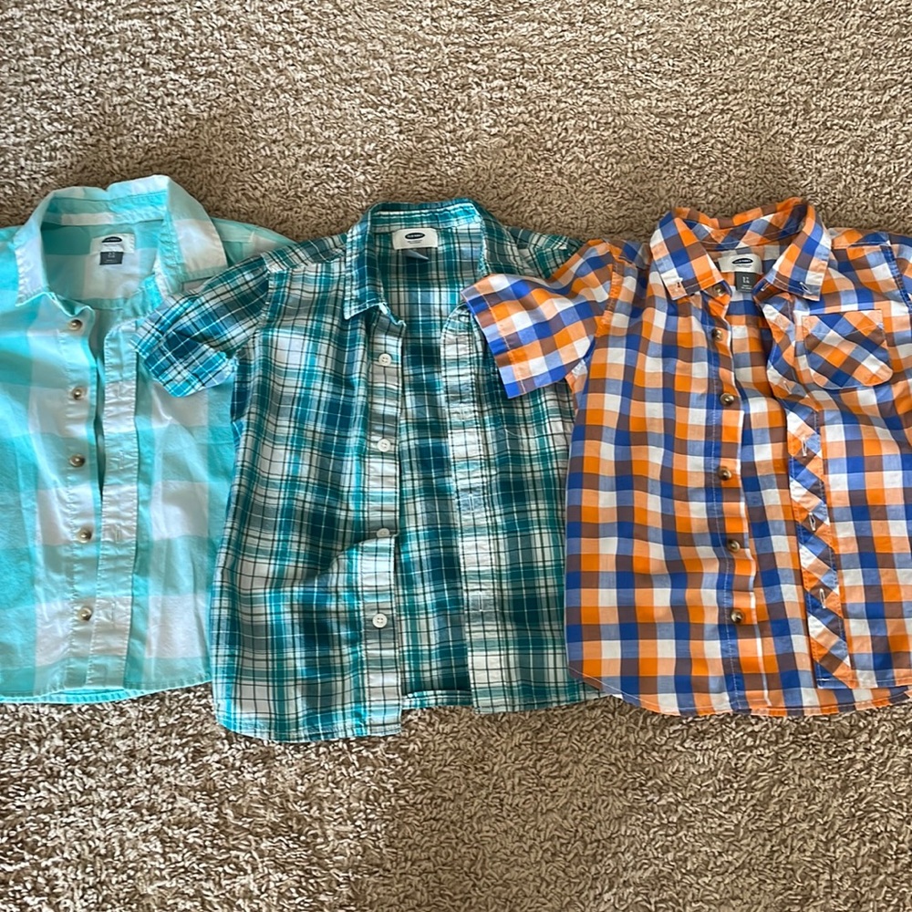 5T Old Navy short sleeve button down shirts
